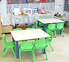 15 - עיצוב כיתת גן בשילוב כסאות פלסטיק מעוצב